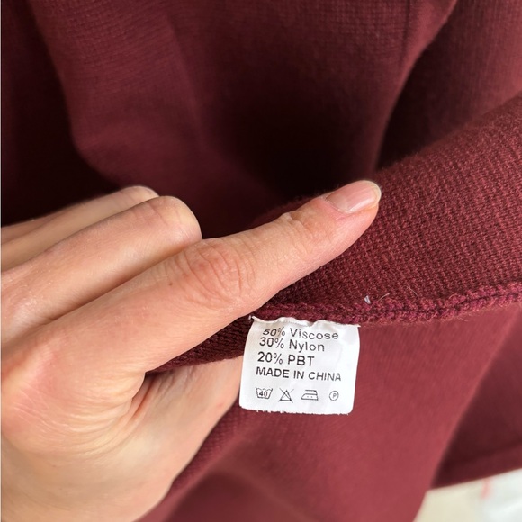 Maroon Burgundy Cardigan Lapel Sweater Long Line Minimal Women Medium M Pockets - Picture 12 of 12